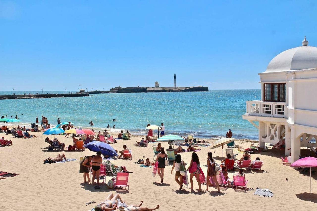 Patio Junto A La Playa * Cádiz