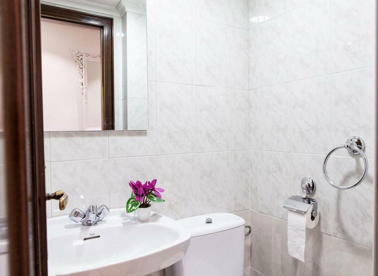 Vivienda Con Parking Incluido - Zona Van Dyck Apartment *
