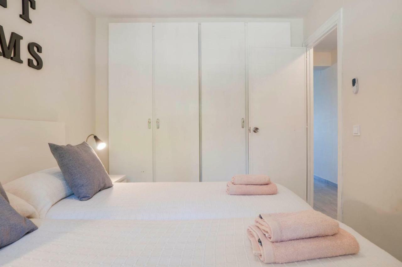 Eden Roc Beachfront Apartment