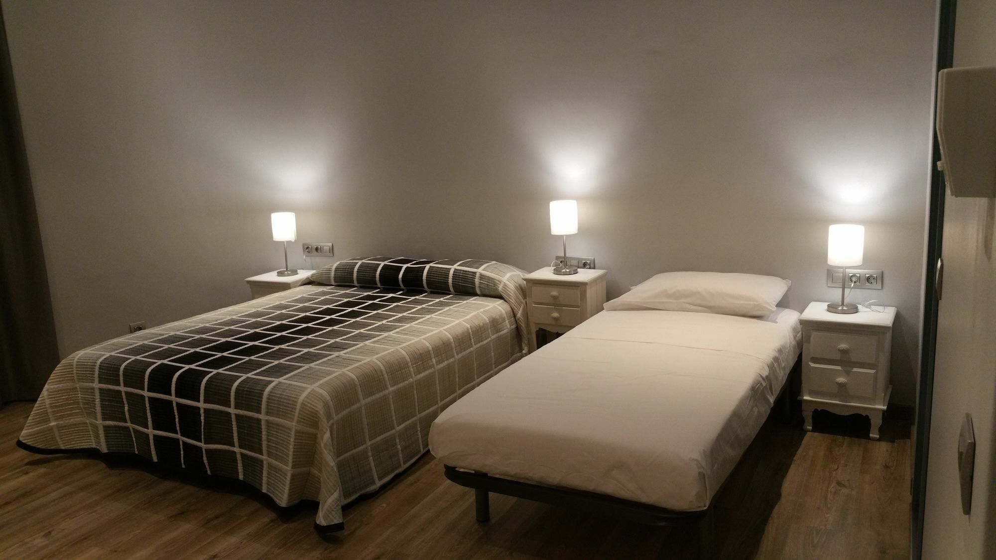 Guest house Mimi Ramblas Barcelona