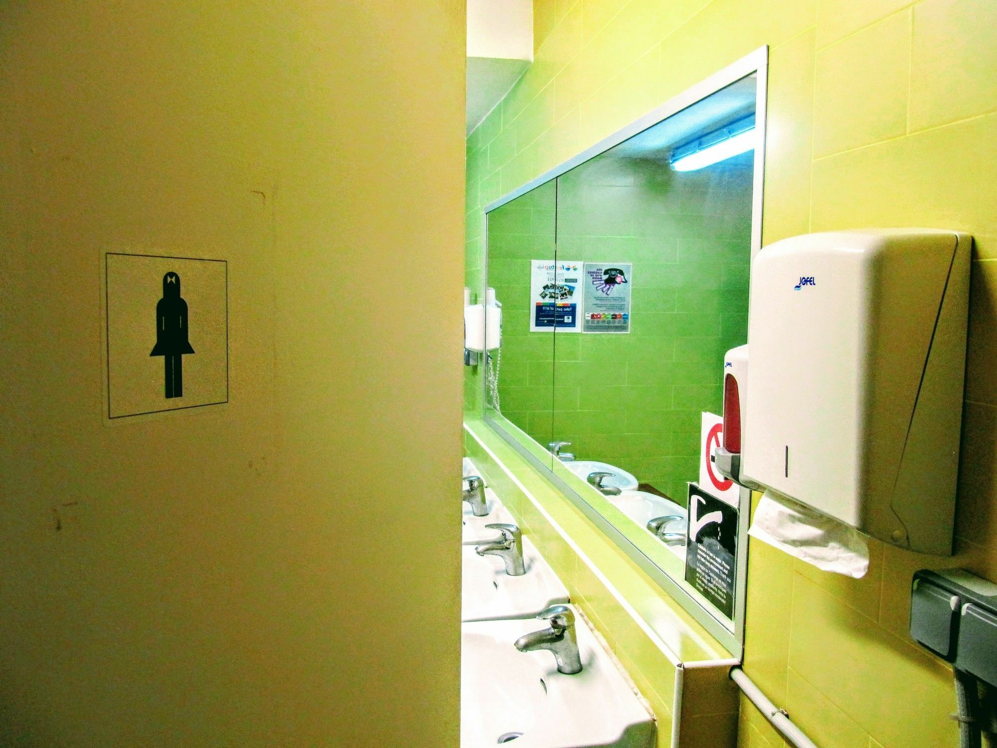 Onefam Les Corts Hostal Barcelona