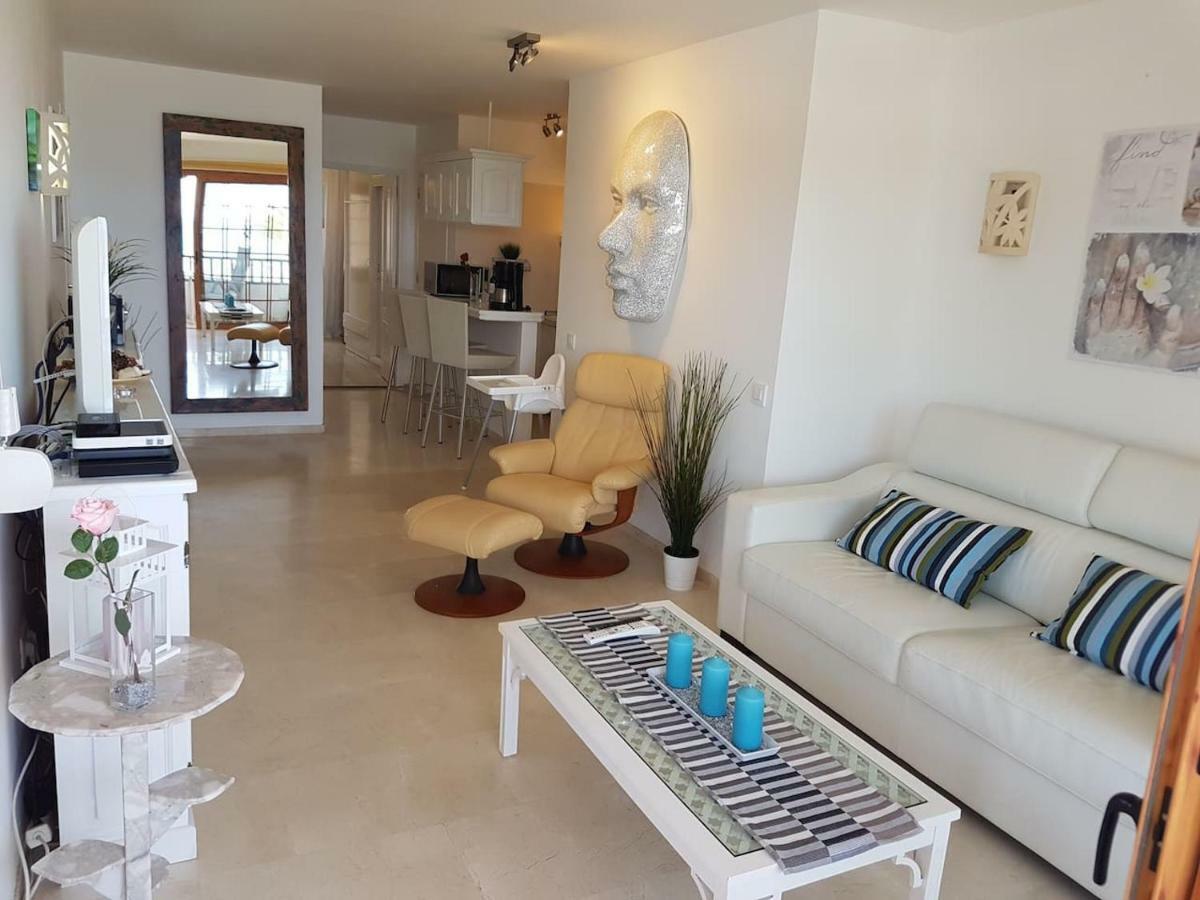 Playa Del Duque In 1st Sea Line Directly On The Beach, Heated Pool, Wifi, Balcony Apartamento *