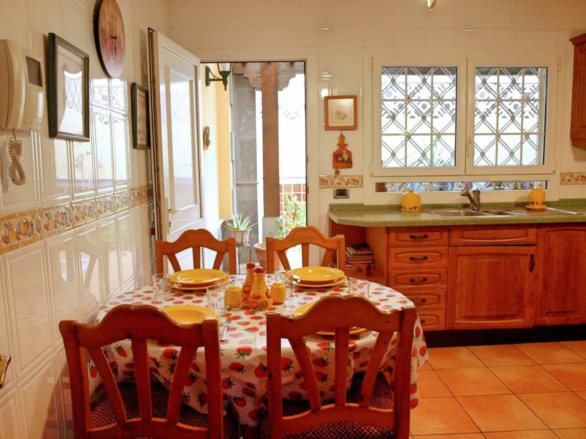 Flatguest - Spacious Сasa de vacaciones *