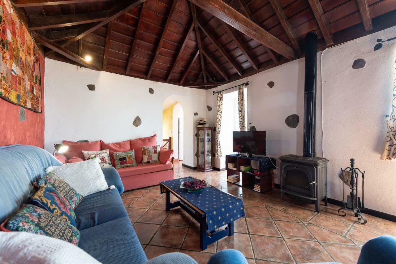 Casa Alba, Casa Rústica En La Colina Con Piscina-spa Climatizada Y Vistas Al Mar Сasa de vacaciones Puntallana