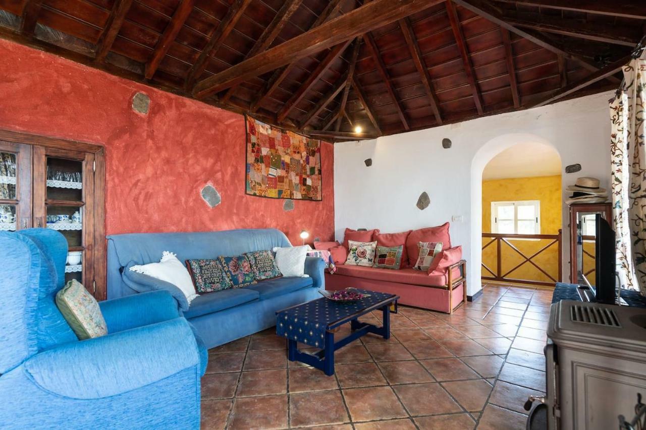 Casa Alba, Casa Rústica En La Colina Con Piscina-spa Climatizada Y Vistas Al Mar