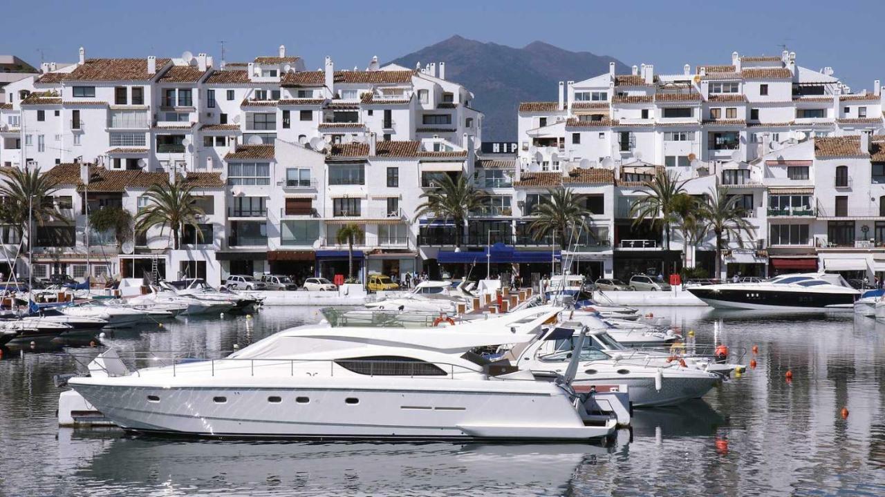 First Line P. Banus Sleeps 4 Marbella