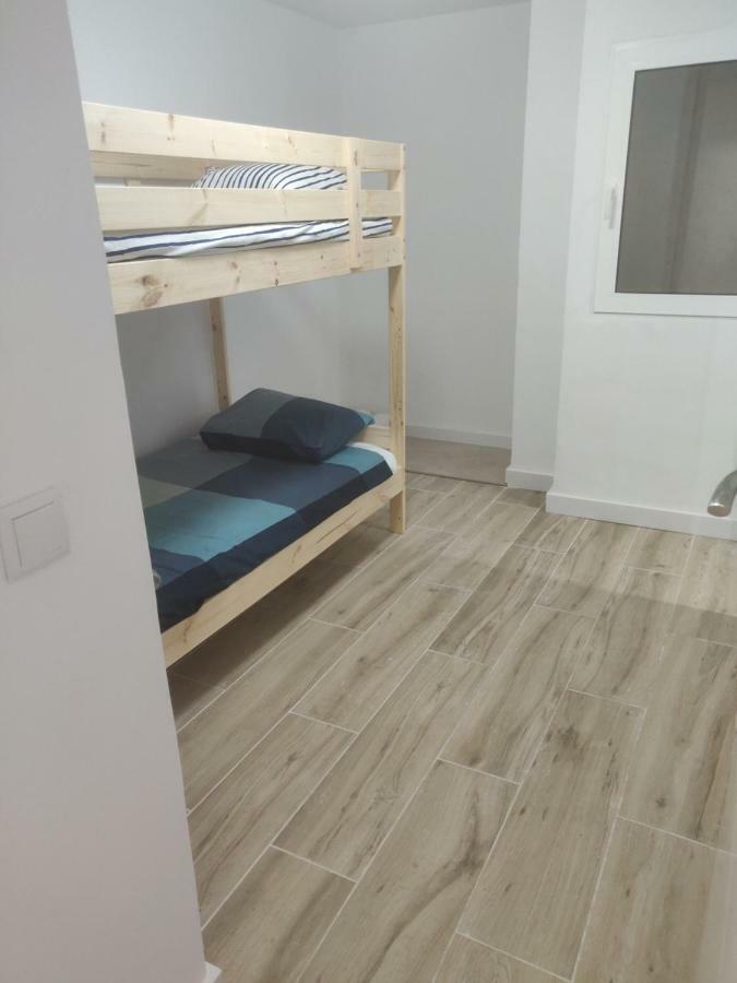 Lovely 2 Bed 2 Bath Near To Beach: Amposta Apartment Salou