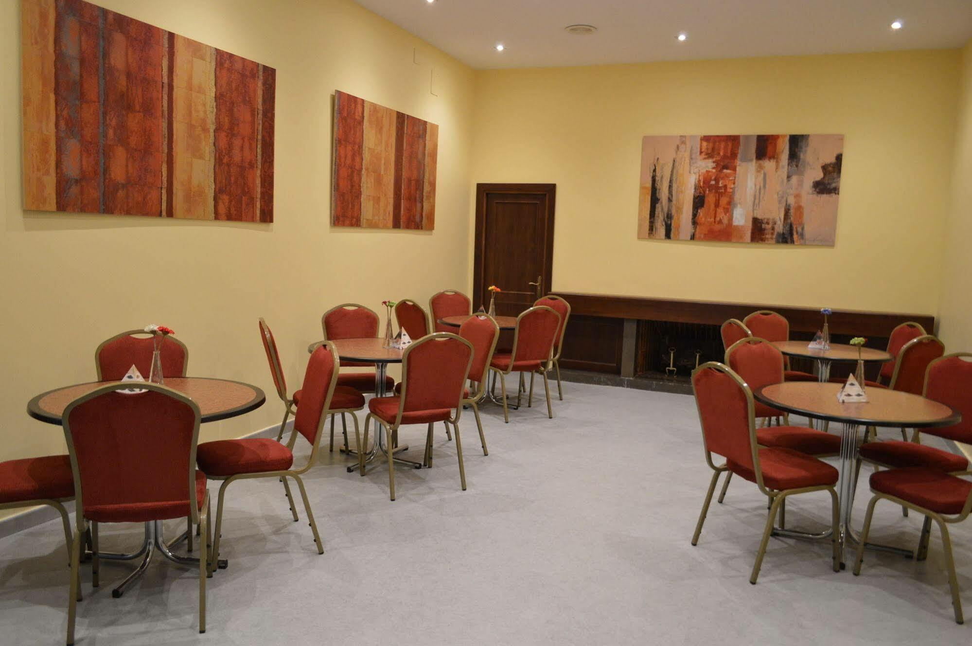 De Francia Y Paris Hotel