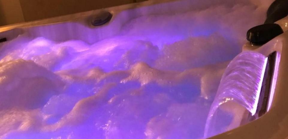 Apartamento Loft Jacuzzi Rojo Casa Ermita San Antonio Ubrique