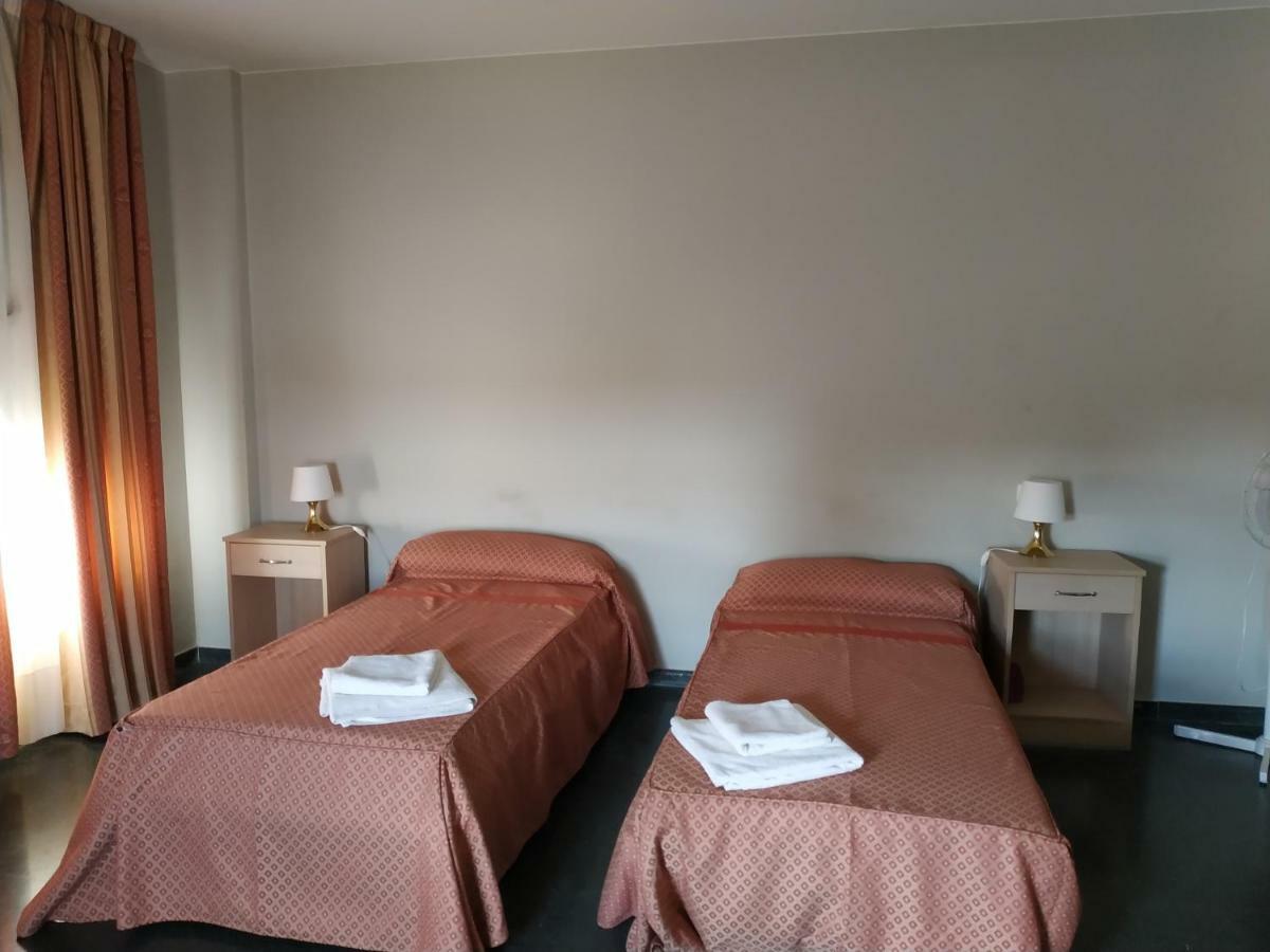 Hostal Restaurante La Concordia Fuentes Claras