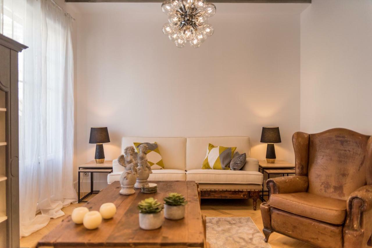 Belleville Apartment *
