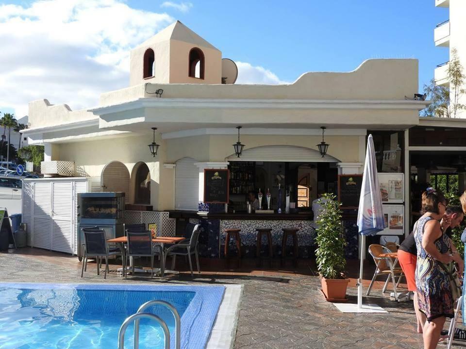 Castle Harbour Official 3*