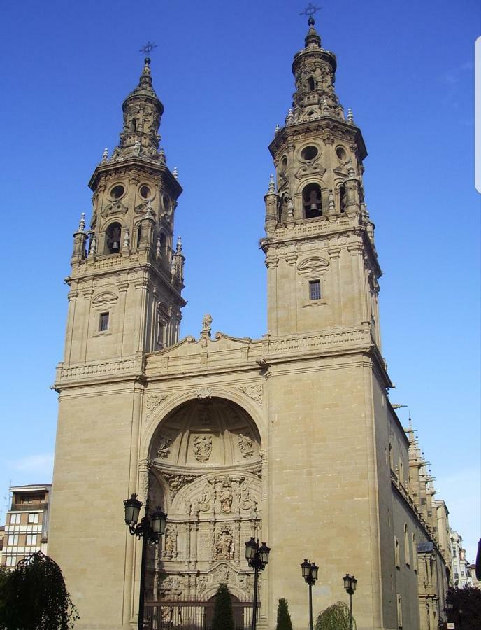 Avenida De La Paz * Logroño