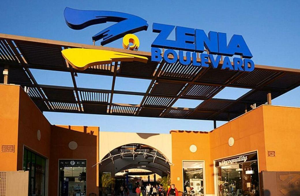 Rosi - 5-10 Minute Walk To La Zenia Beach, Bar, Cliff Walk, Shops, Paddys Point, Cabo Roig - Free Fast Fibre Optic Broadband - No Deposit Required Apartamento Oriola (Orihuela)