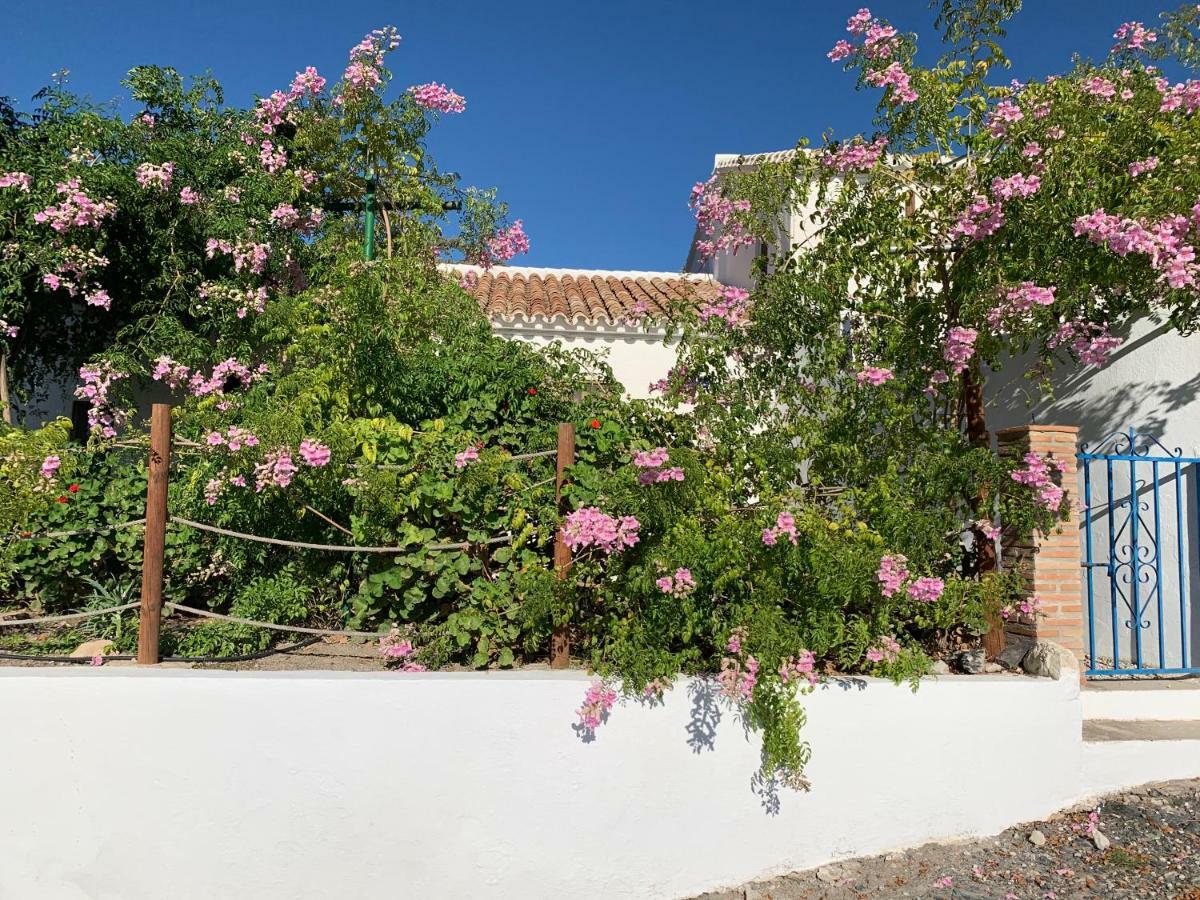 La Casita Blanca- La Almona Chica * El Chorro