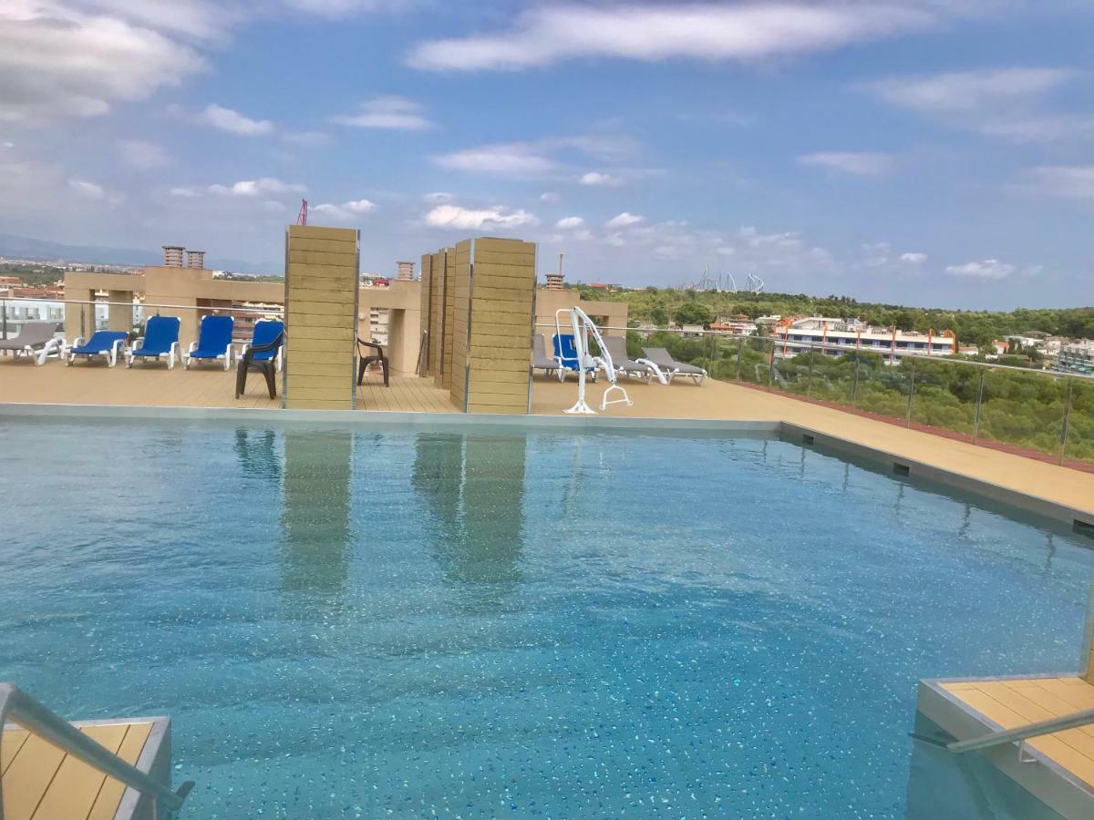 De Luxe Con Piscina Apartment *