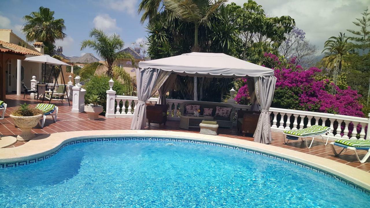 De Luxe Villa