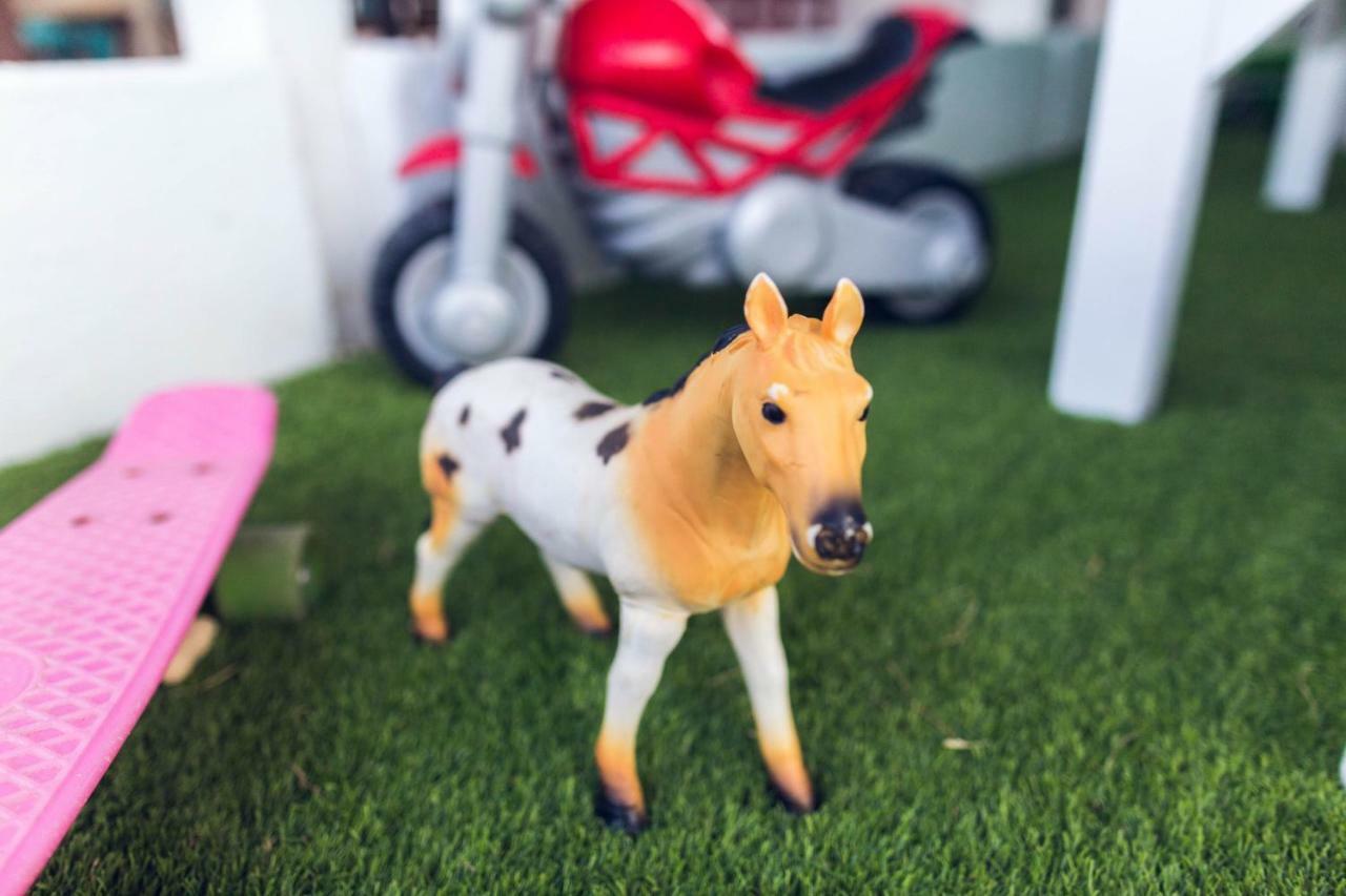 Hearts & Ponies Con Piscinas Privadas Cerca De La Warner * Chinchon