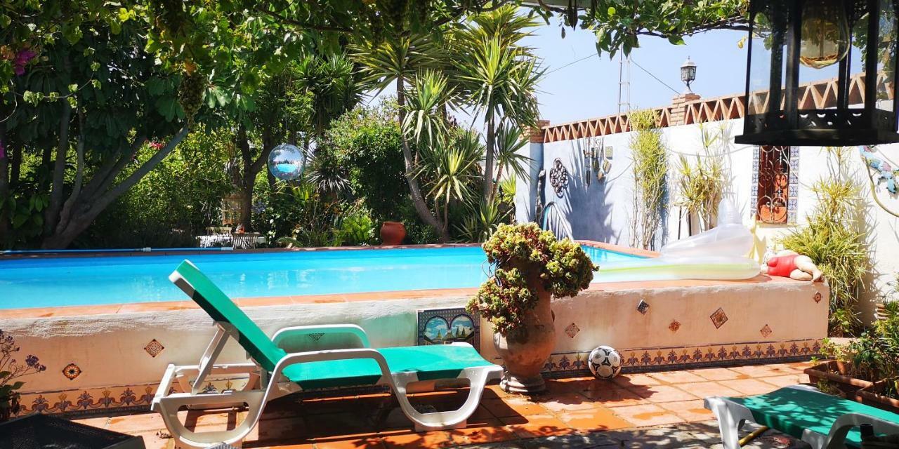 Costa Tropical Oasis