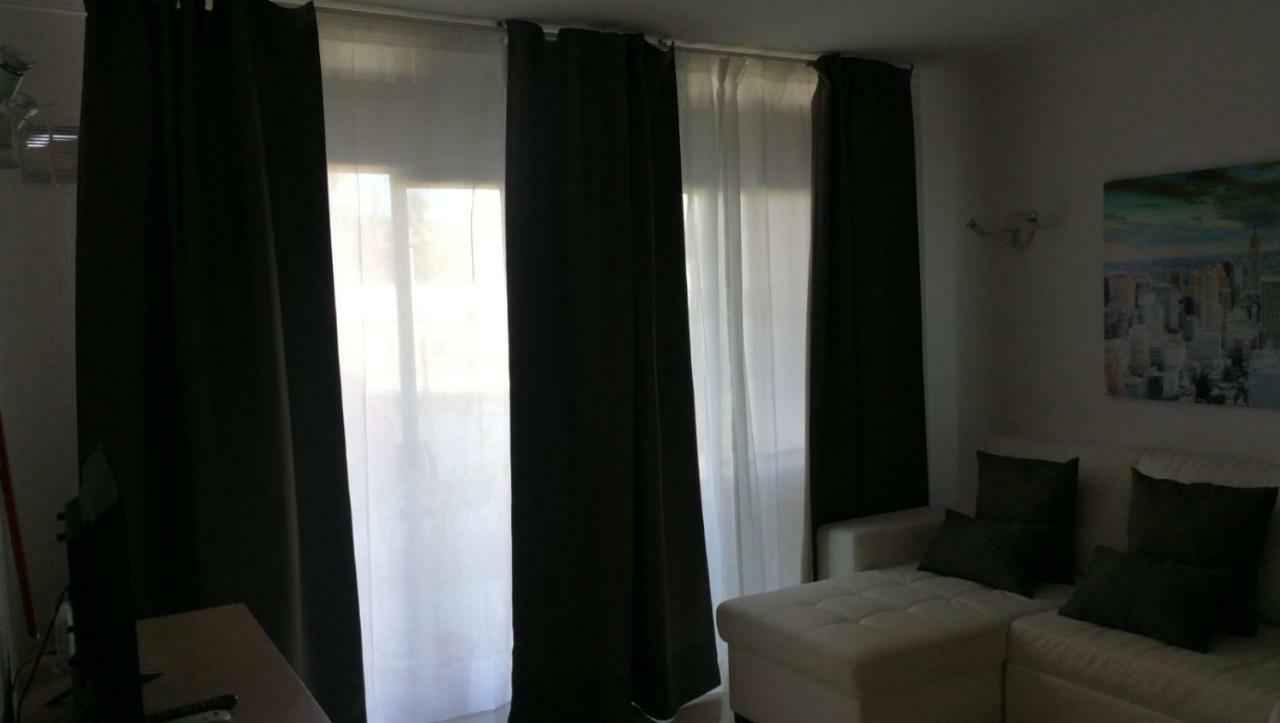 Aircon Pool View Nr Yumbo Apartamento