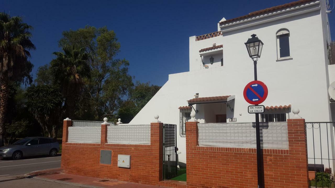 Homestay Little Peaceful Retreat: Private With Terrace And Amenities *