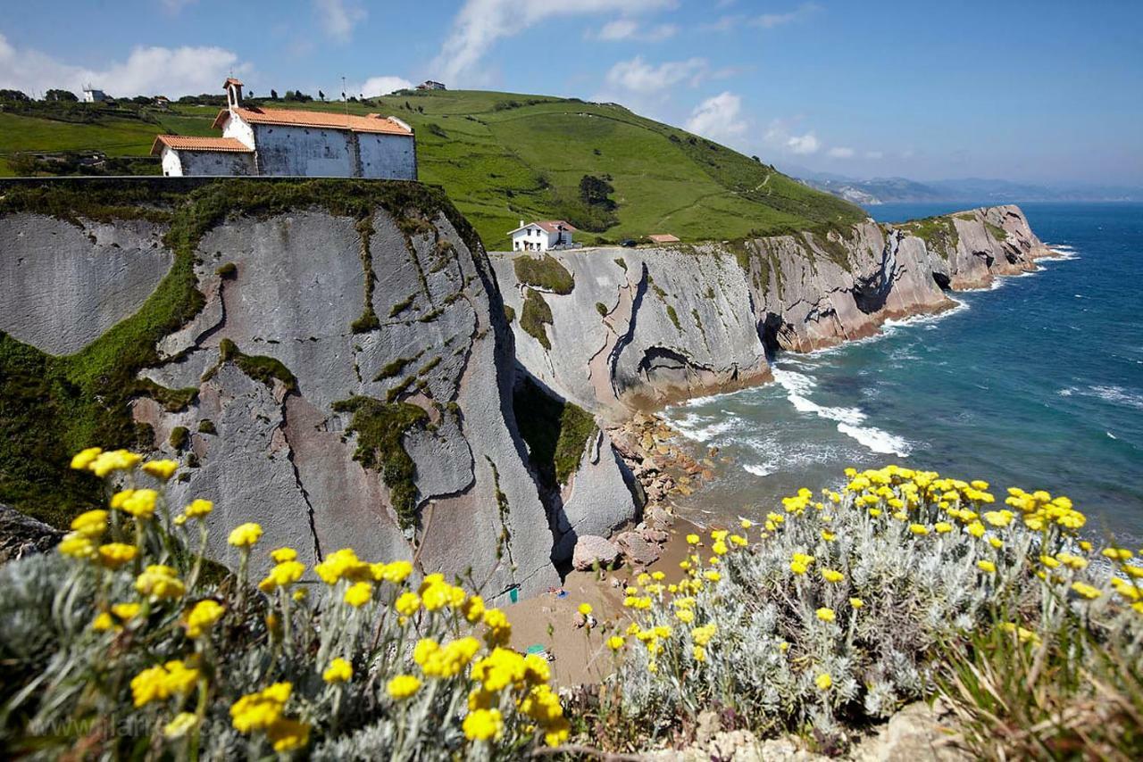 Urain - At Flysch-coast Zumaia