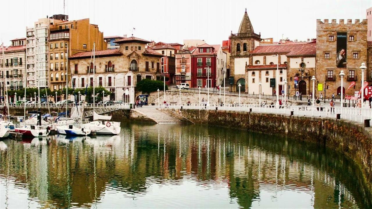 La Nana Del Mar / The Lullaby Of The Sea On Old Harbour Apartment