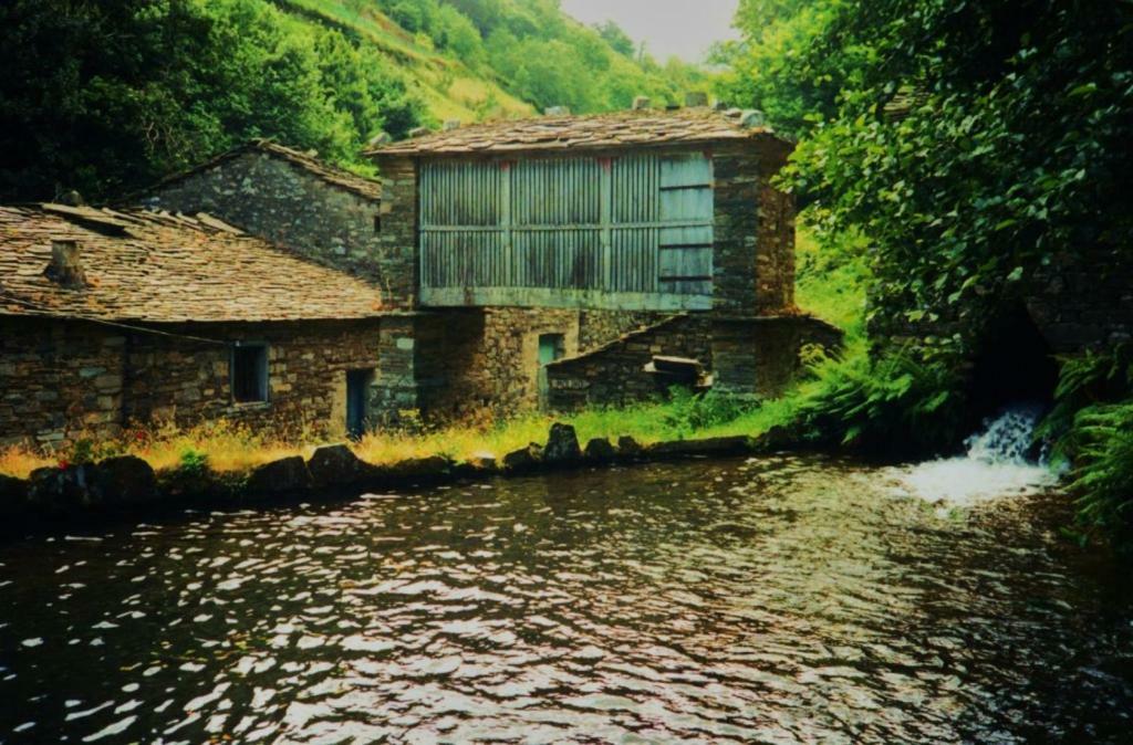 La Nana Del Mar / The Lullaby Of The Sea On Old Harbour Apartment Cudillero