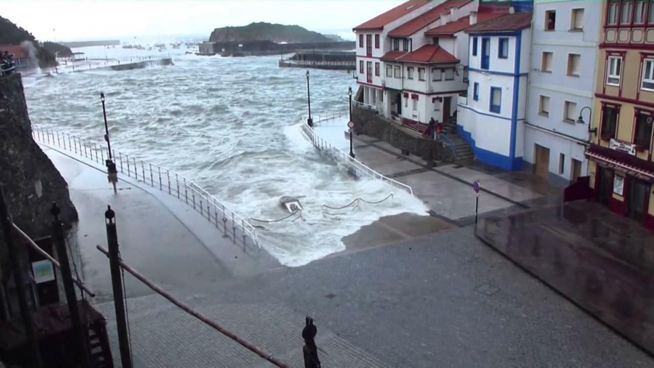 La Nana Del Mar / The Lullaby Of The Sea On Old Harbour Apartment
