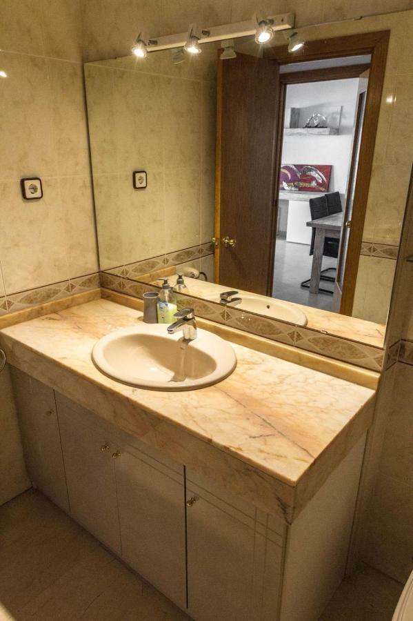 De Luxe Con Piscina Apartment