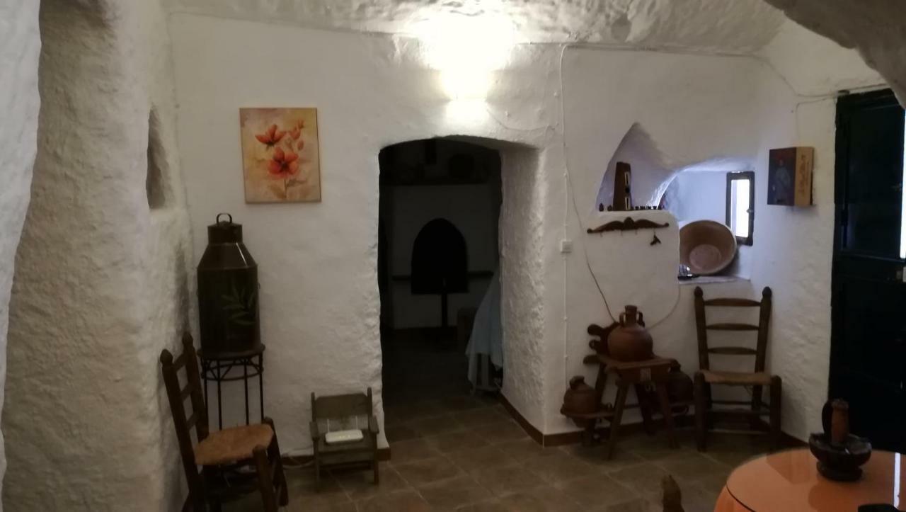 Camping Casa Cueva El Algarrobo *