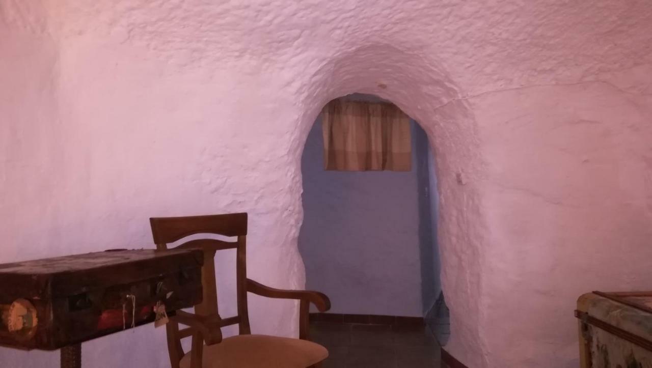 Casa Cueva El Algarrobo Camping Guadix
