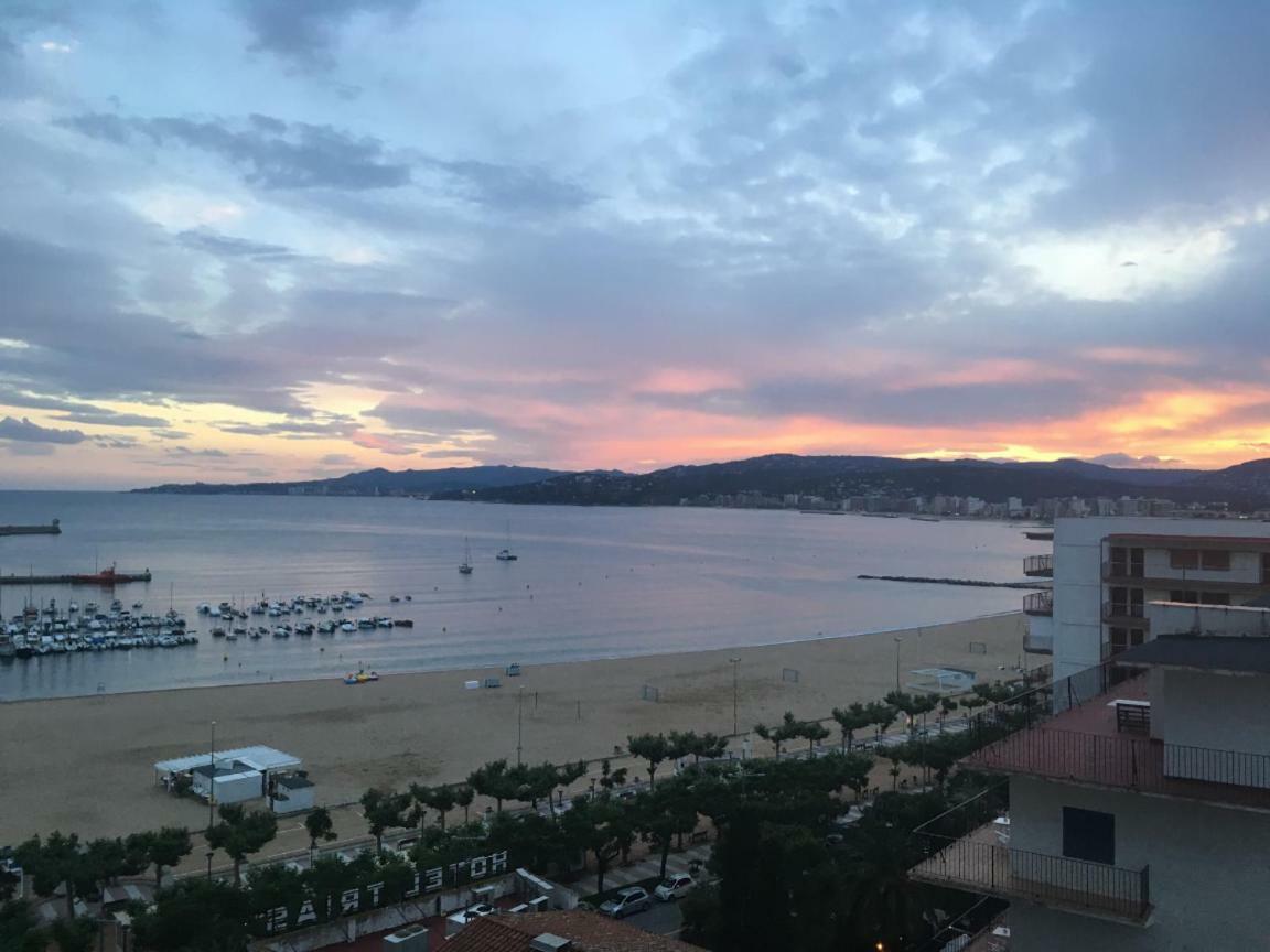 Apartment Seafront In