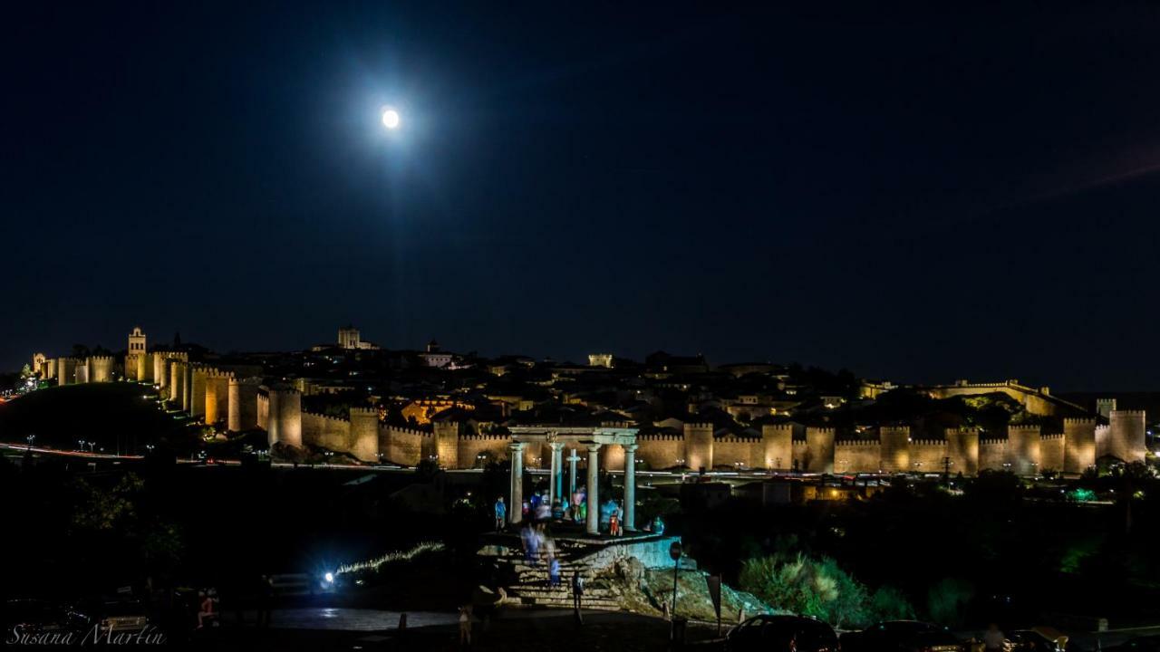 La Casa De La Luna * Avila