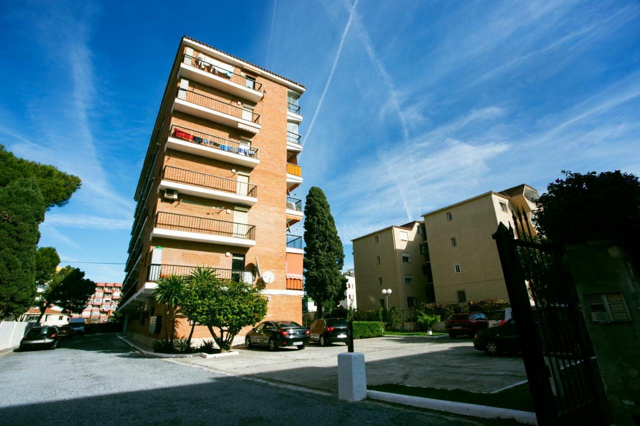 Monkó Center, Garden&pool O Apartamento Torremolinos