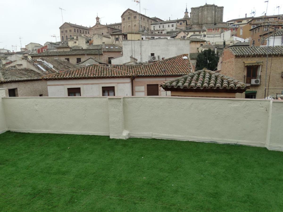 El Muro De Piedra Apartment *