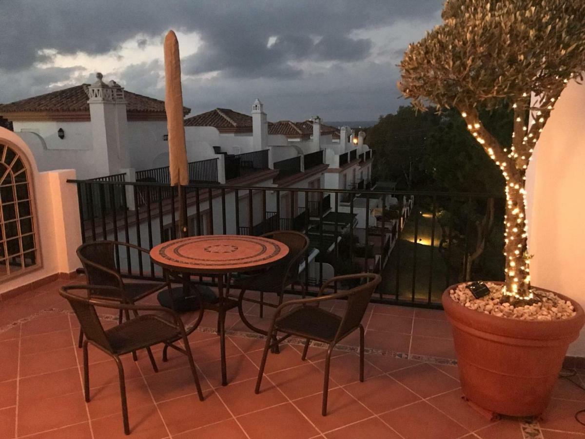 Lomas De Cabopino Holiday home Marbella