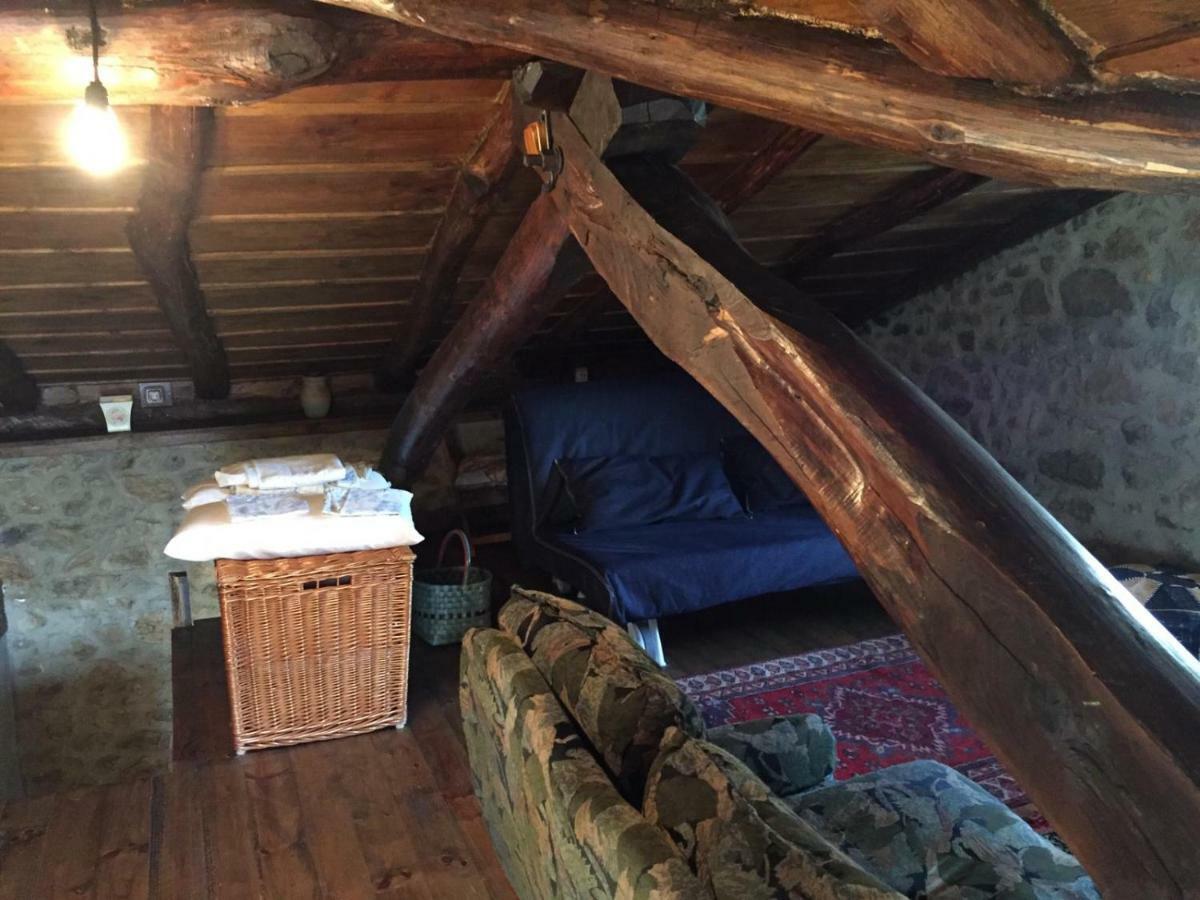 Vive Asturias En Casa De Aldea Buhardilla Tipica Holiday home Campomanes