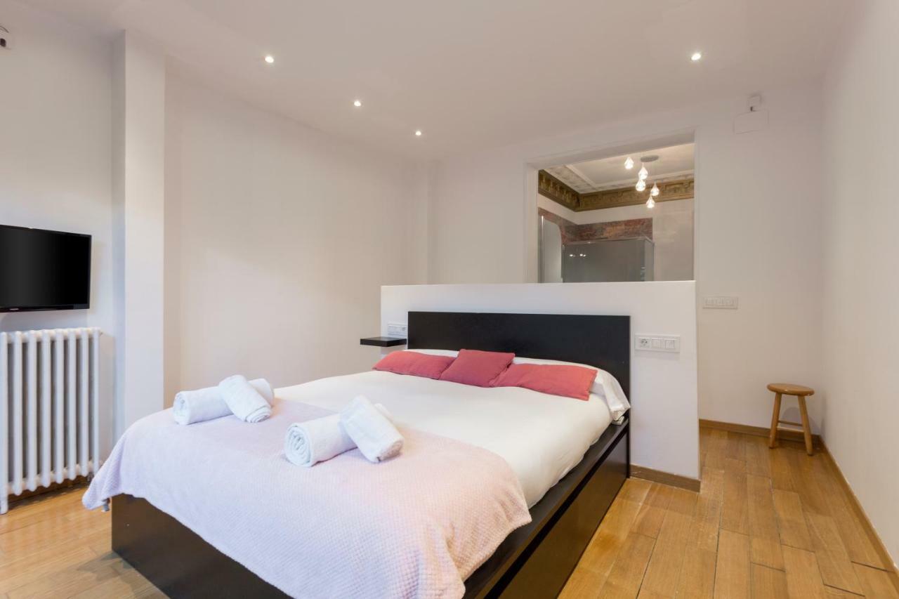 1229 - Awesome Center With Terrace * Barcelona