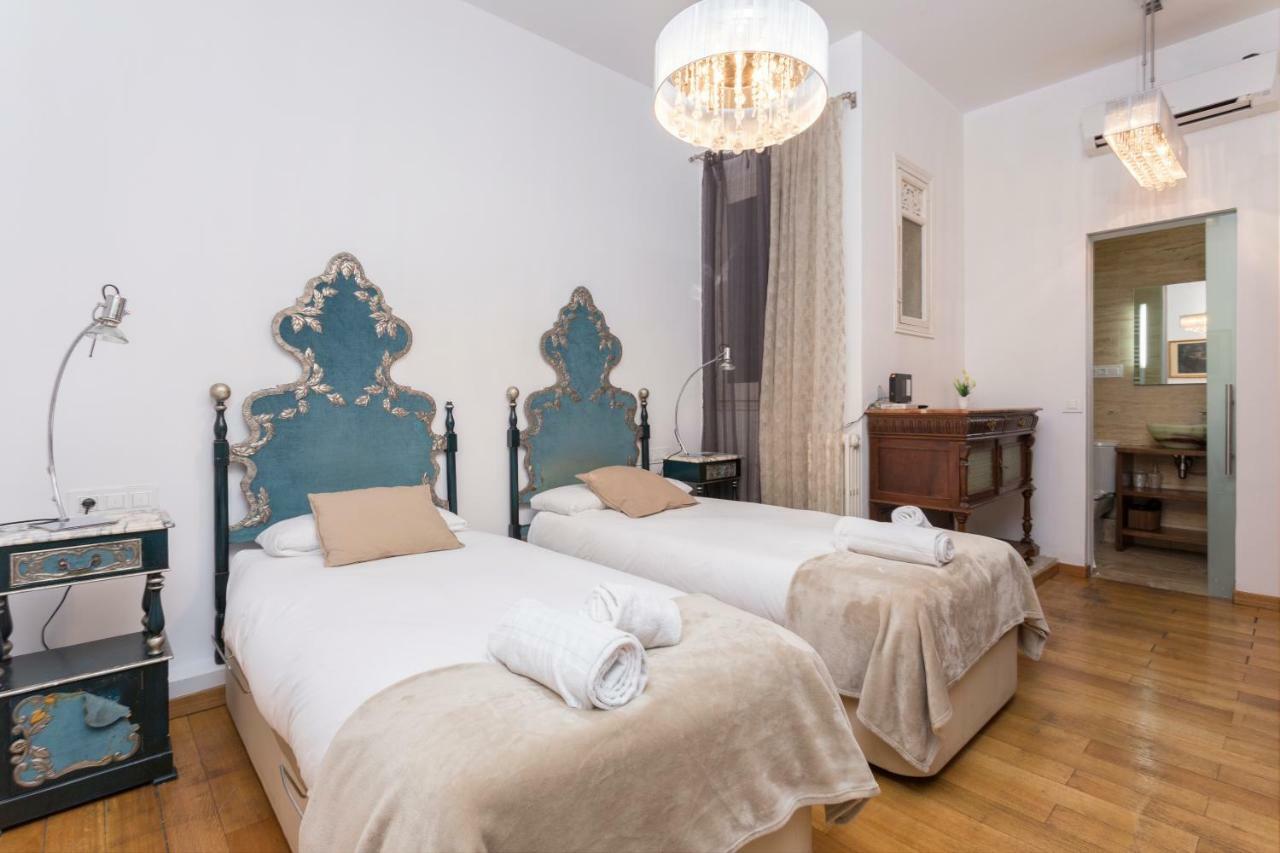 1229 - Awesome Center With Terrace Apartment Barcelona