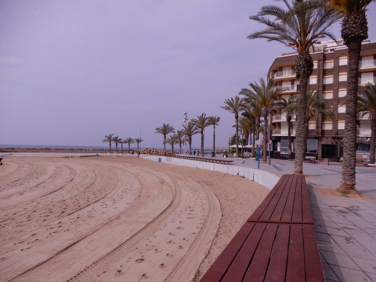Edificio 1º Linea De Playa, En Paseo Maritimo De Torrevieja, Alicante, Costa Blanca Apartment