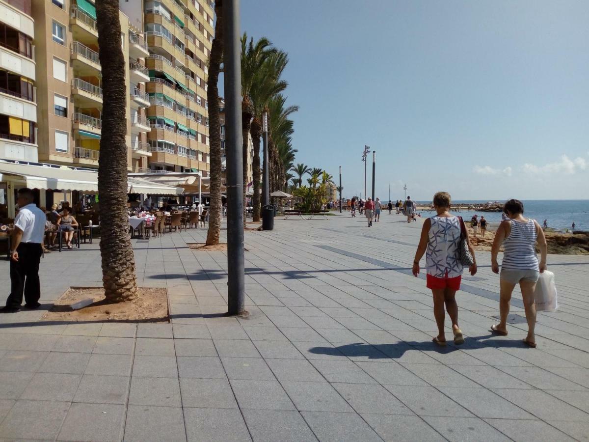 Edificio 1º Linea De Playa, En Paseo Maritimo De Torrevieja, Alicante, Costa Blanca Apartment *