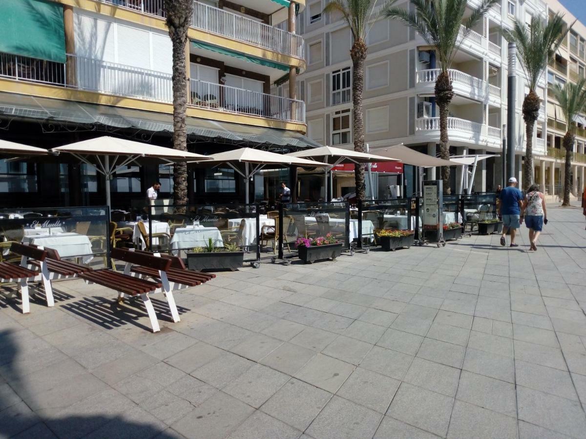 Apartment Edificio 1º Linea De Playa, En Paseo Maritimo De Torrevieja, Alicante, Costa Blanca