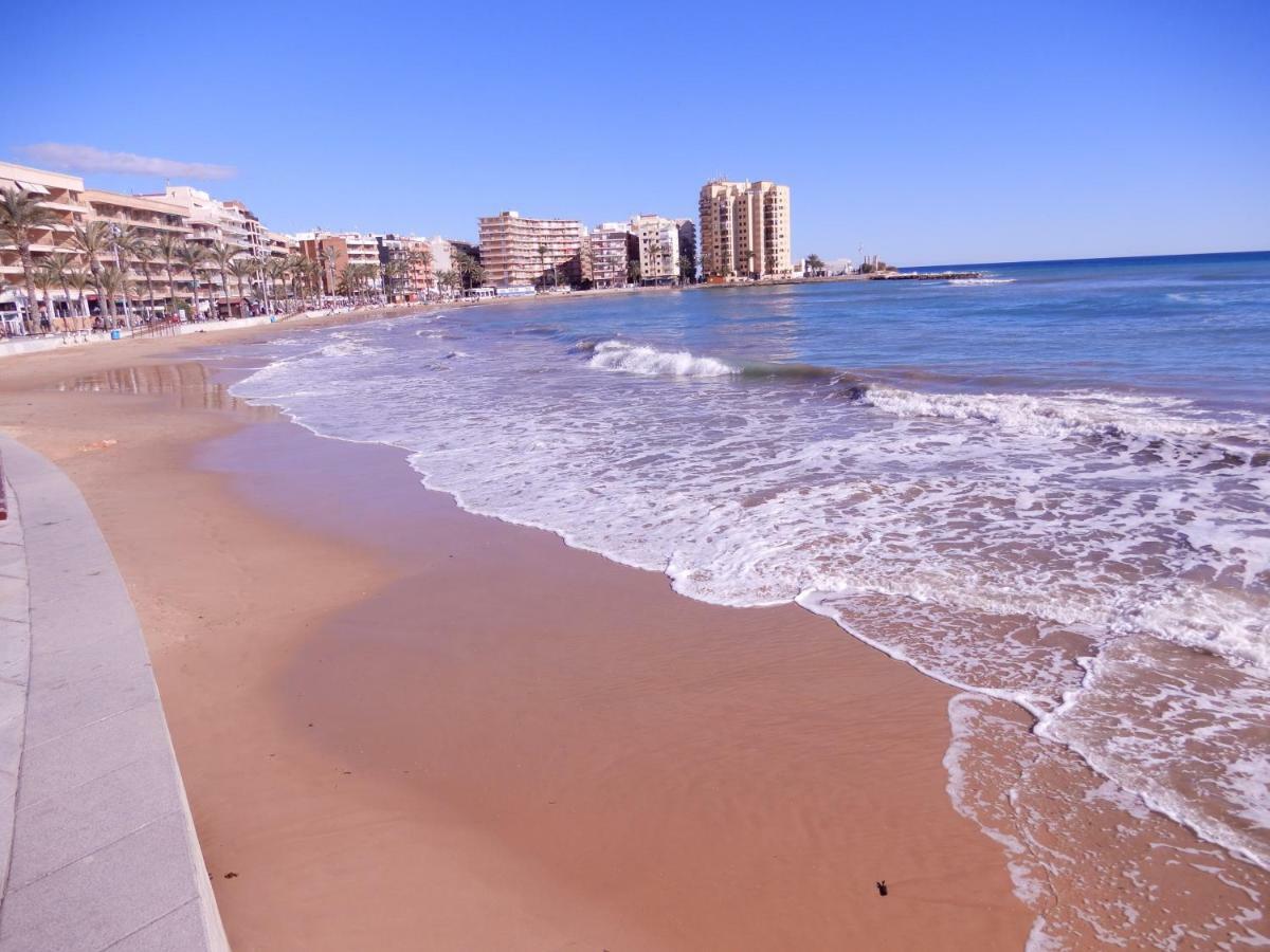 Edificio 1º Linea De Playa, En Paseo Maritimo De Torrevieja, Alicante, Costa Blanca