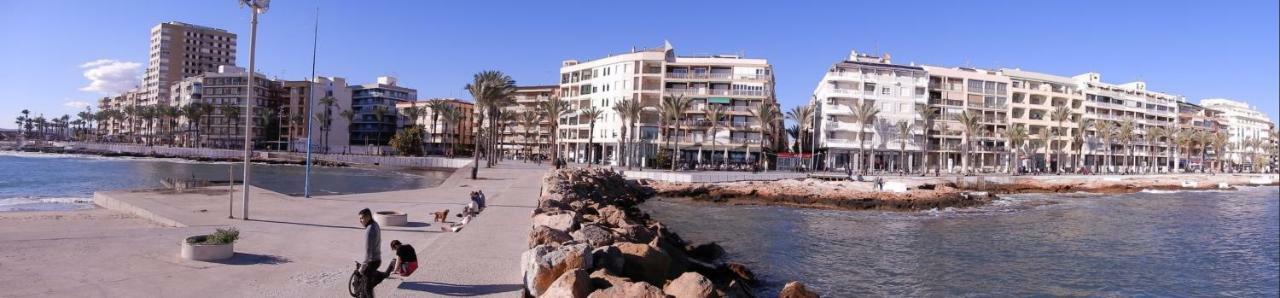 Edificio 1º Linea De Playa, En Paseo Maritimo De Torrevieja, Alicante, Costa Blanca * Torrevieja