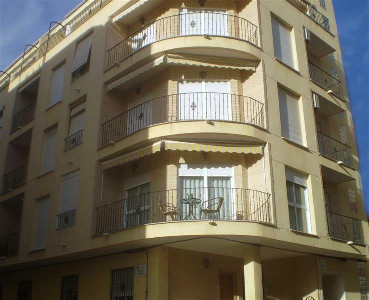 Spacious 3 Bedroom 2 Bathrooms Ulpiano Apartamento