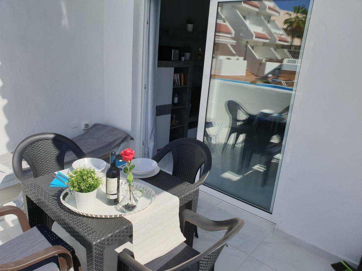 Casa Flores With Heated Pool, Only 490 Meters To The Beach, Balcony, Wifi Apartamento Arona (Tenerife)