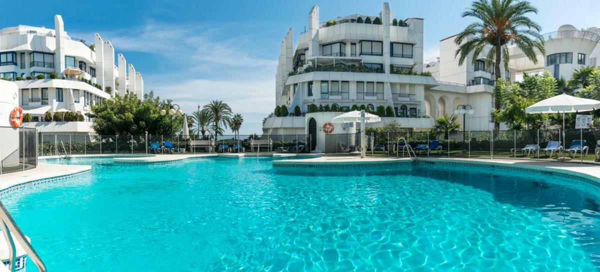 Apartment Center Beachfront With Private Patio Marbella
