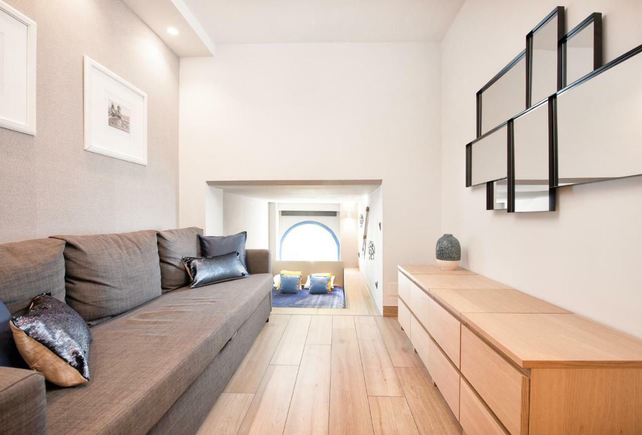 Apartment Center Beachfront With Private Patio