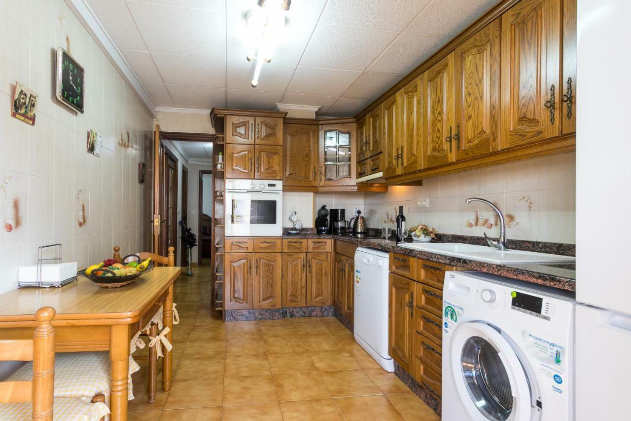 Playa 500m Y Centro Pueblo 600m, Piscina, 4 Clim, 2 Parkings Apartment